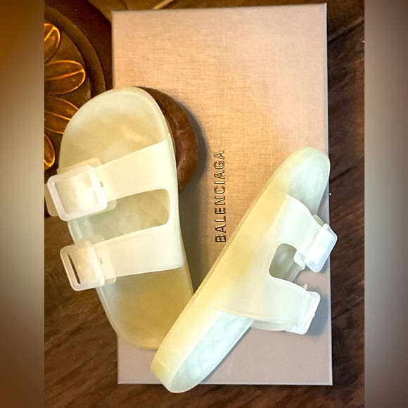 NW originally Box Made in Italy Balenciaga White Sandals. Size C 38. USA size 8 - Picture 1 of 13
